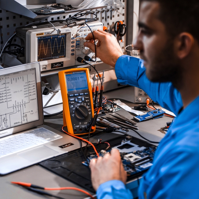 Специалисты Acer